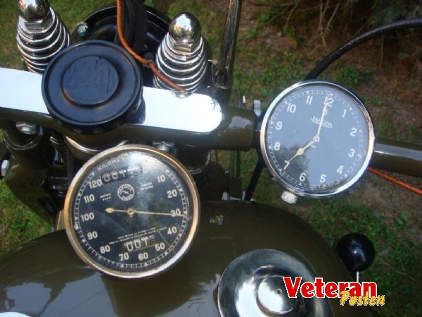 Jaeger speedo and clock 